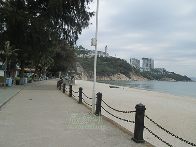 耐腐蝕的欣方圳玻璃鋼垃圾桶 已全體安裝廣州湛江市