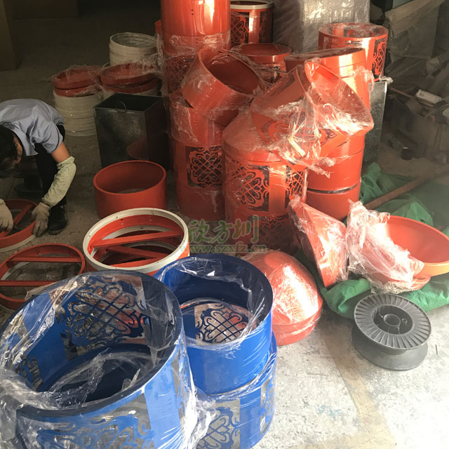 民族風(fēng)情戶(hù)外鋼制分類(lèi)垃圾桶-戶(hù)外垃圾桶定制廠家